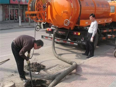 加茂镇清掏化粪池，健康生活从这里开始